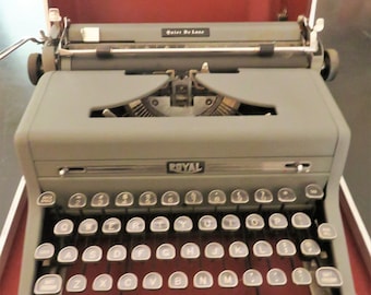 Royal Quiet Deluxe Manual Typewriter with Case, 1950s Vintage Portable Typewriter, Working Standard Typewriter with Carry Case
