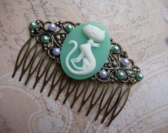 Green cat cluster comb, cat cameo cluster comb, gothic cluster comb, sweet lolita cluster comb, green hai accessory, wedding cluster comb