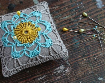 Linen pincushion - crochet motif