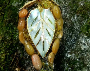 Shell Leaf Pod Pendant