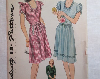 Antique 1944 Simplicity Pattern #1018 - size 36" Bust