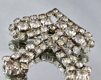 BIG SALE Vintage 1940s Clear Rhinestone Dangling Brooch. Vintage Bridal Brooch. Bride Wedding Dangling