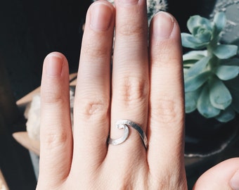Ola Eterna - Sterling Silver Wave Stacking Ring