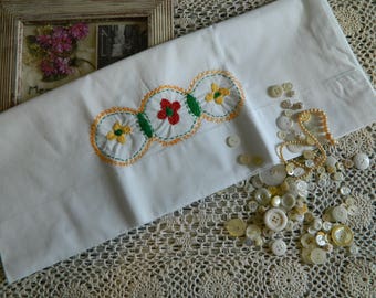 Sweet Embroidered Pillowcase #102