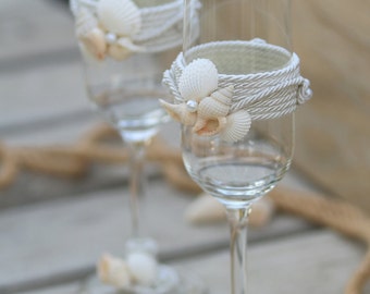 Beach Wedding Toasting Glasses, Seashells Toasting Flutes, Champagne Glasses Set, Sea Wedding Glasses, Bride and Groom Toasting Glasses