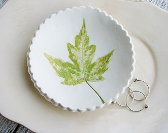 Leaf Ring Dish, Clay Ring Holder, Green Ring Dish, Catchall Dish, Jewelry Holder