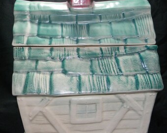 VINTAGE Brush McCoy Beautiful Cookie Jar House/ Cottage Ceramic.