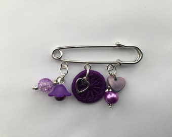 Kilt Shawl Pin with a Dorset Button in Purple