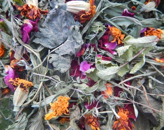 Digestion blend, herbs and dried flowers,treats for Rabbits and Guinea pigs,all natural, no sugar