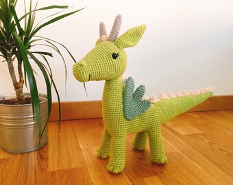 Geraldine, the amigurumi dragon