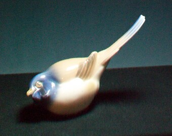 B&G Bing And Grondahl # 633 Bird Figurine