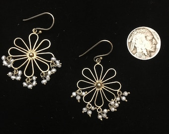 Vintage 1950-1960s gold mod flower earrings with faux seed pearls