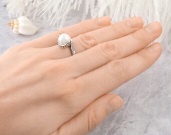 Girlfriend gift|for|her Vintage Silver rings Vintage rings Pearl Silver ring Statement ring Vintage jewelry ring Vintage Engagement ring