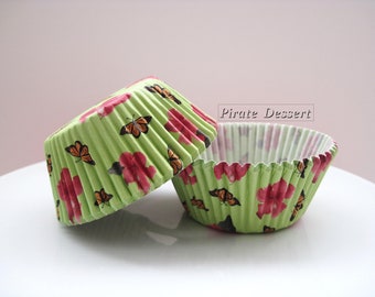 CUPCAKE LINERS, garden butterfly pattern , Cupcake papers - BUTTERFLY Cupcake - Standard cupcake pan liners - Spring (green) (24 liners)