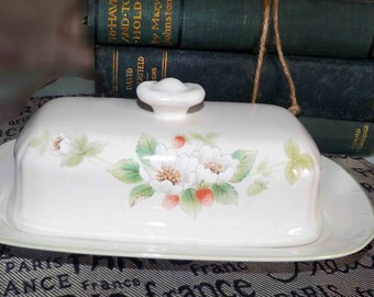 Vintage (c. early 1980s) Mikasa Berry Bloom DB007 covered butter dish. Made in Japan. Dinner at Eight line. Hard to find!