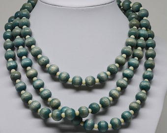 Lovely green tone beaded necklace