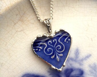 Beautiful antique Flow Blue - Art Nouveau - broken china jewelry heart pendant necklace 1880s - recycled china - broken china jewelry