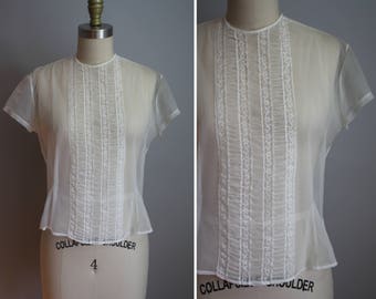 1950's Sheer Nylon Top // Smocking with Lace // Medium