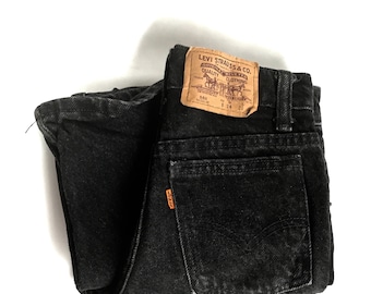 VINTAGE 90's Levi Strauss Distressed Jeans // Mom Jeans // High Waisted // Childrens Size 8