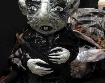 Nosferatu vampire horror figure, solid garden gnome, Gartenzwerg, 8 inches, 20cm, inspired by Murnau's Count Orlok, Halloween decor