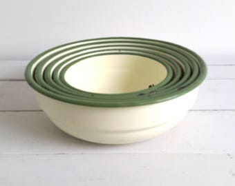 Vintage enamelware bowl set (5pcs)