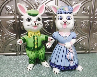 Pair/Easter Bunny Easter Rabbit/Bunny Rabbit Figurines/Easter Decor/Easter Decoration/Ceramic Bunny Rabbits/Kitschy/Vintage/Victorian