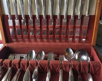 Oneida Community Plate Patrician 1914 Silverplate 65 pieces 1930s