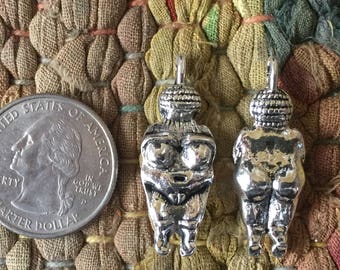 5 PCS Antique Silver Goddess of Willendorf Pendants