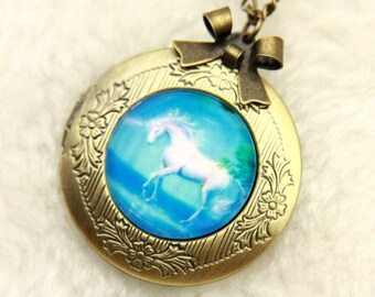 Necklace locket unicorn 2020m