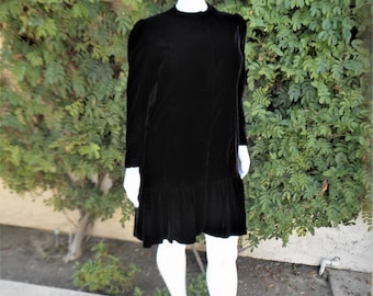 Vintage 1970's Lilli Diamond Black Velvet Evening Coat - Size 14