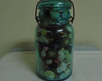 1906 Ball Canning Jar / Over 400 Vintage and Antique Buttons.