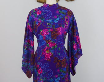 Vintage 1960's Waltah Clarke's Full Length Polynesian Purple Kimono