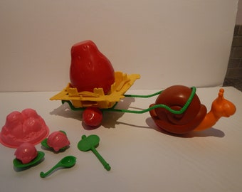 Vintage Strawberry Shortcake Snail Cart Kenner 1980s