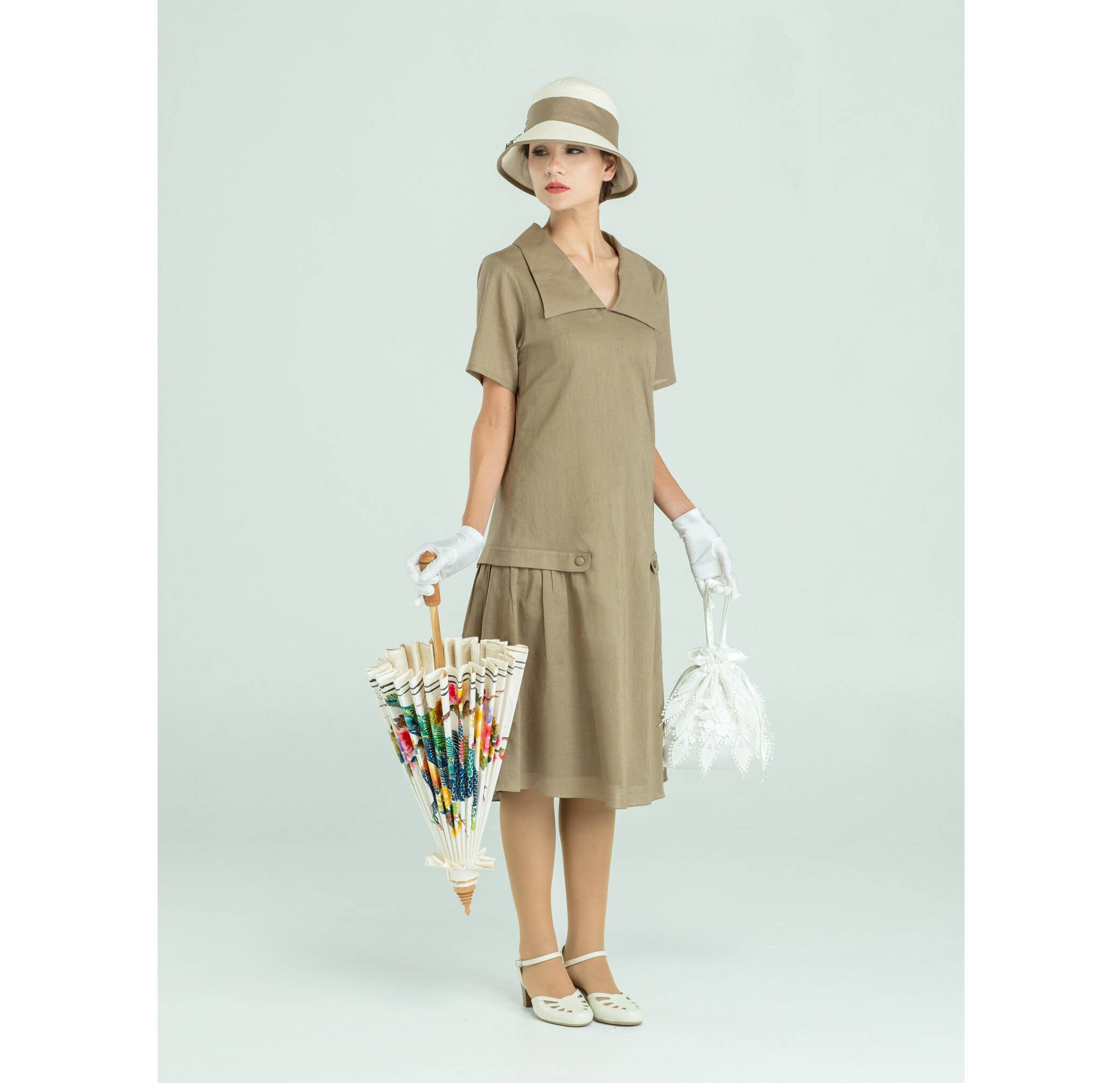 Classy 1920s linen dress in olive green with puritan collar