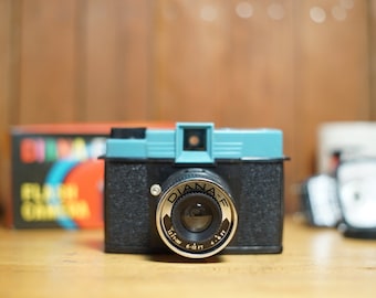 VINTAGE Diana F Medium Format 120 Film Camera w/ Flash & FILM