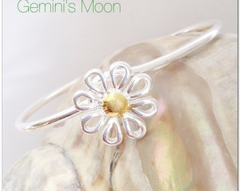 Sterling Silver Bangle. Silver Daisy Bangle. Bi Metal Bangle. Gold Plated & Sterling Silver. Gift for her. Modern Bangle. Flower Bangle