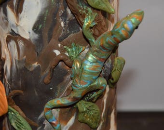 Lizard and flowers Art Vessel