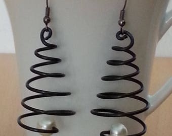Black and cream swirl earrings Pearl