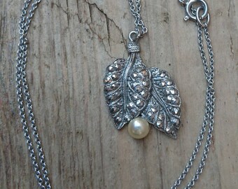 Marcasite and pearl pendant and chain