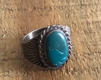 Vintage Native American turquoise ring. Size 6.
