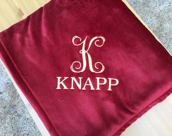 Personalized Embroidered Plush Throw Blanket / Grandparents/Teachers/Newlyweds/ College Students/ Teenagers
