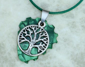 Guitar Pick Necklace - Heritage