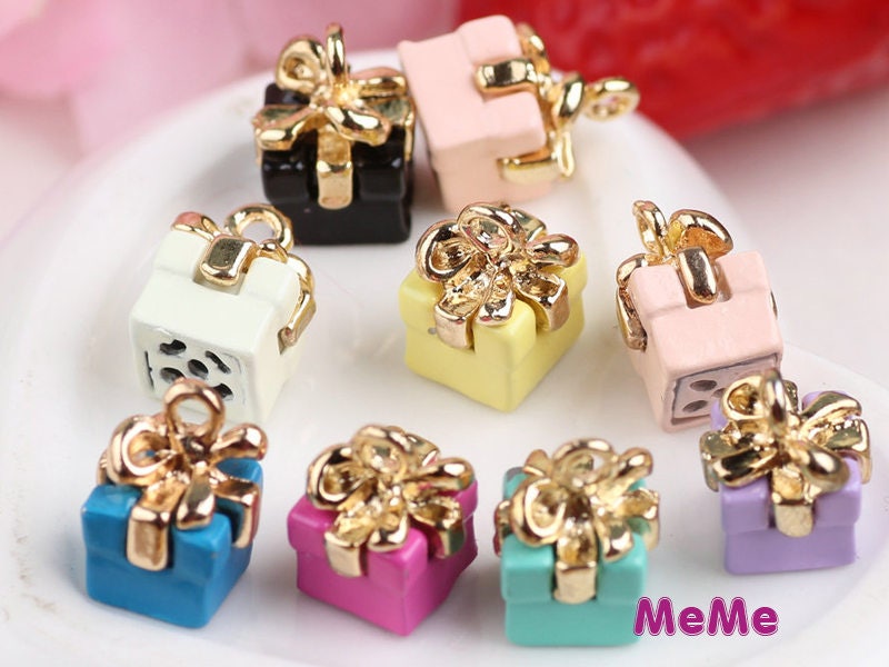 1 Set 8 Pcs Mixed Alloy Gift Box Charms Kawaii Bracelets Pendants Accessories Studs Cabochon