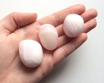 Mangano calcite pink tumble stone 20- 30mm
