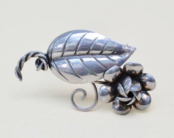 Antique Small Silver Flower Pin . Brooch