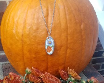 Vintage china necklace. Broken China. Recycled.