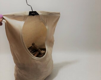 Vintage Clothes Pin Bag and 100 Wooden Clothes Pins