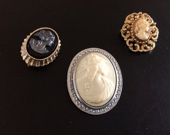 Instant Cameo Collector. Eight Pieces Included.