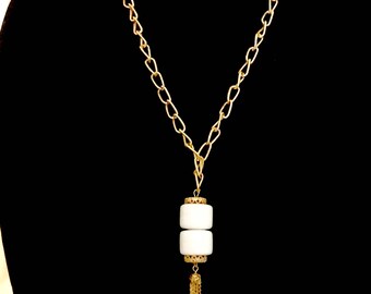60s Gold Chain with White Bead tassel Pendant GJ2950