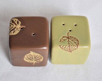 Vintage Ceramic Salt and Pepper Shakers with Brown-Veined Leaf Outlines/Vintage Tableware